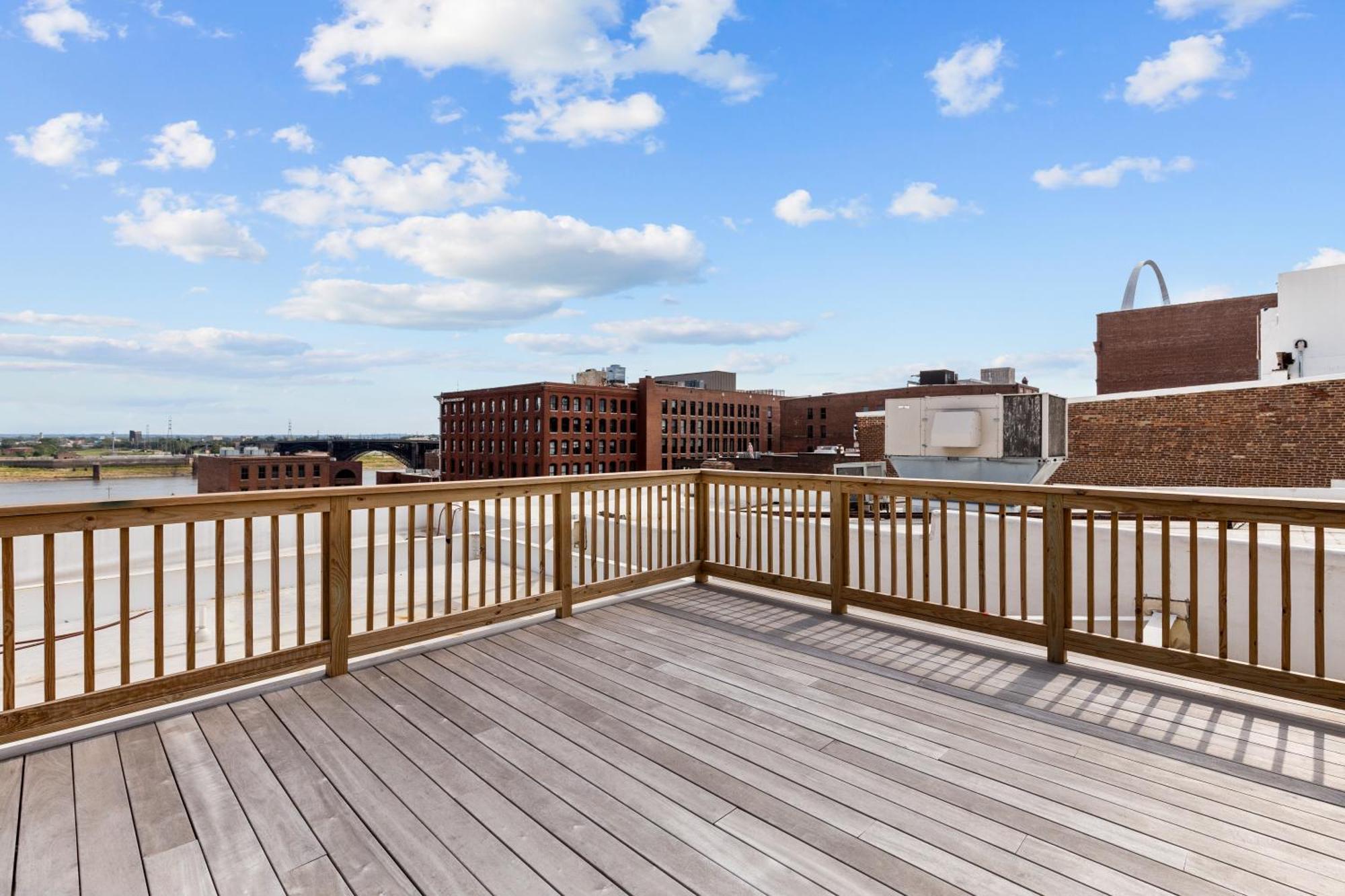 Riverfront Loft-Private Roof Deck-Parking-P204 Apartment Saint Louis Exterior photo